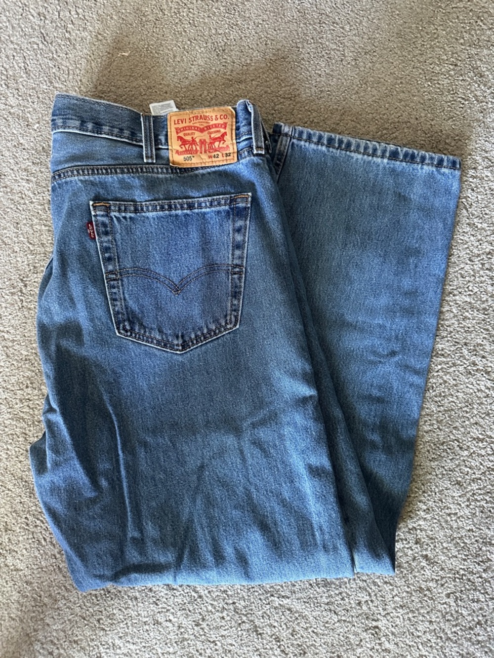 Levi's Men’s Medium Blue Relaxed Straight Jeans